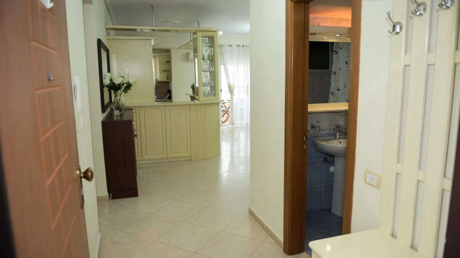 Lungo Mare Suite Vlore Apartment