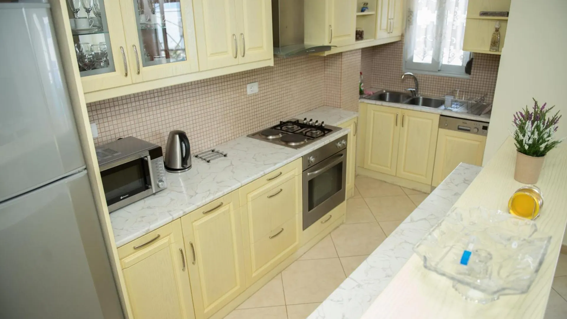 Lungo Mare Suite Vlore Apartment